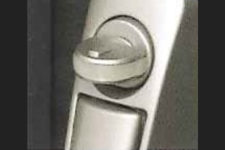 シティテラス神崎川駅前防犯サムターン画像